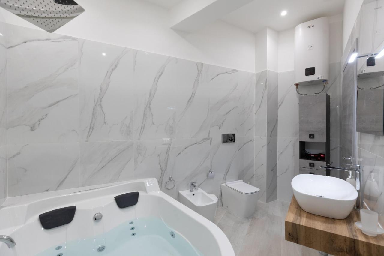 My Brilliant Home With Jacuzzi 2 Steps From St Toledo Nápoles Exterior foto